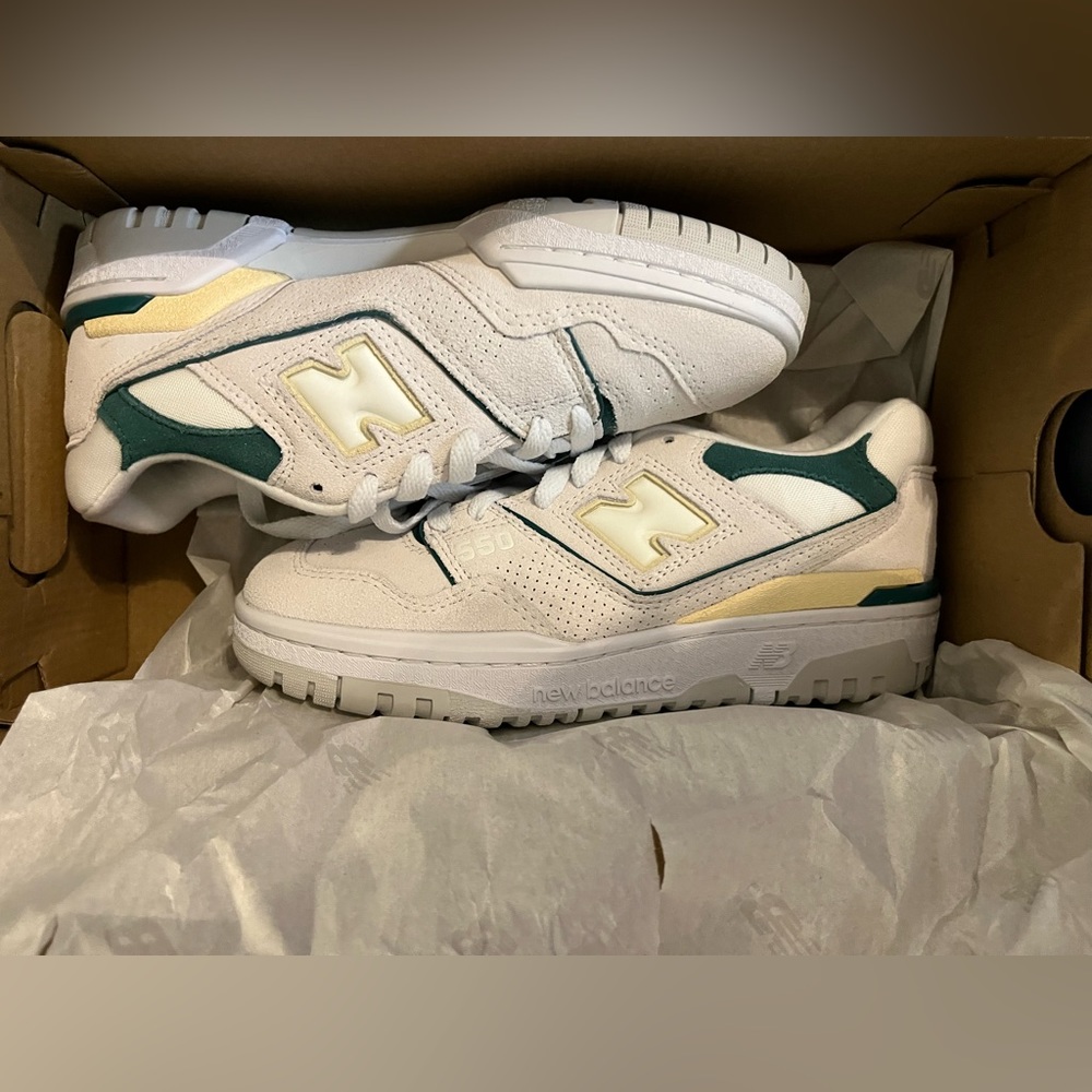 New Balance 550 - Size 6.5 Women - Special Edition